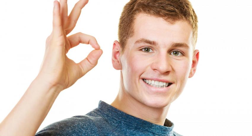 Что делать, если человек скрипит зубами во сне?